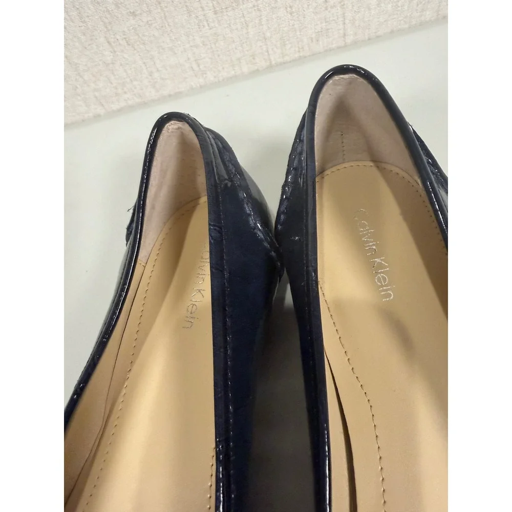 CALVIN KLEIN (MONET TUMBLED PATENT) NAVY PATENT LOAFER Size 8.5 medium